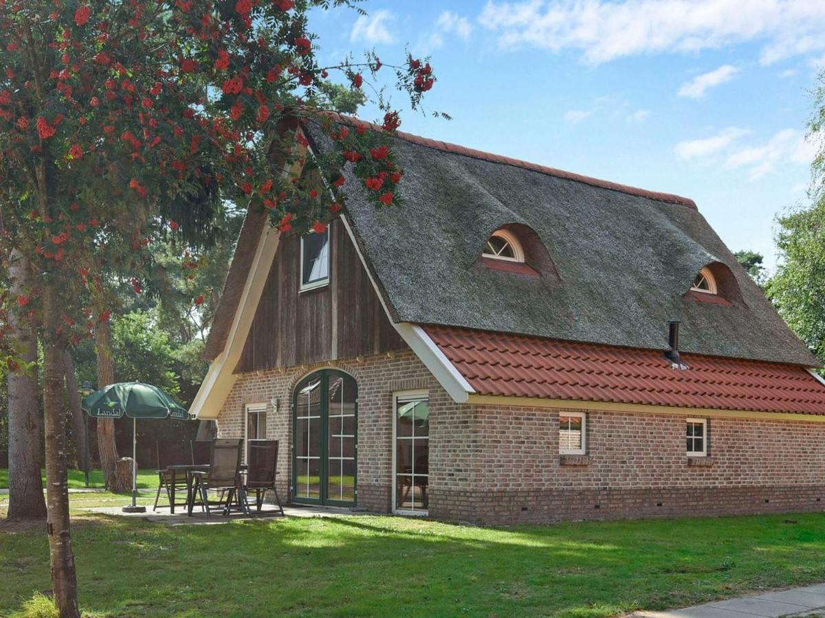 Hotel Landal Landgoed De Hellendoornse Berg Haarle Exterior foto